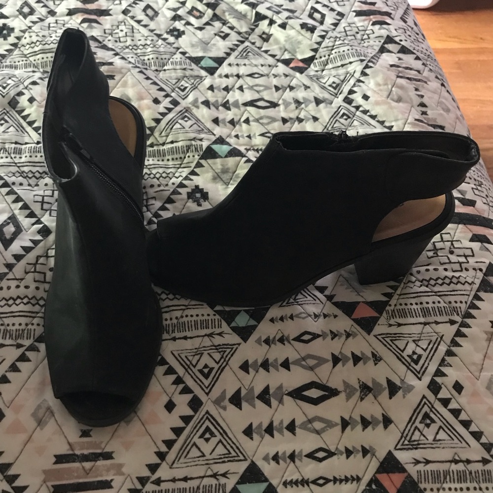 Open toed bootie